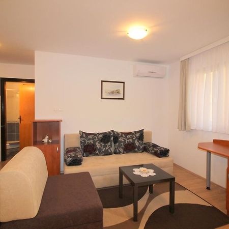 Gogo 2+2 Apartment Novigrad  Exterior photo